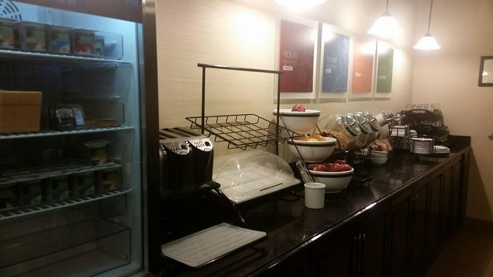 Comfort Inn & Suites Sylvan Lake Extérieur photo