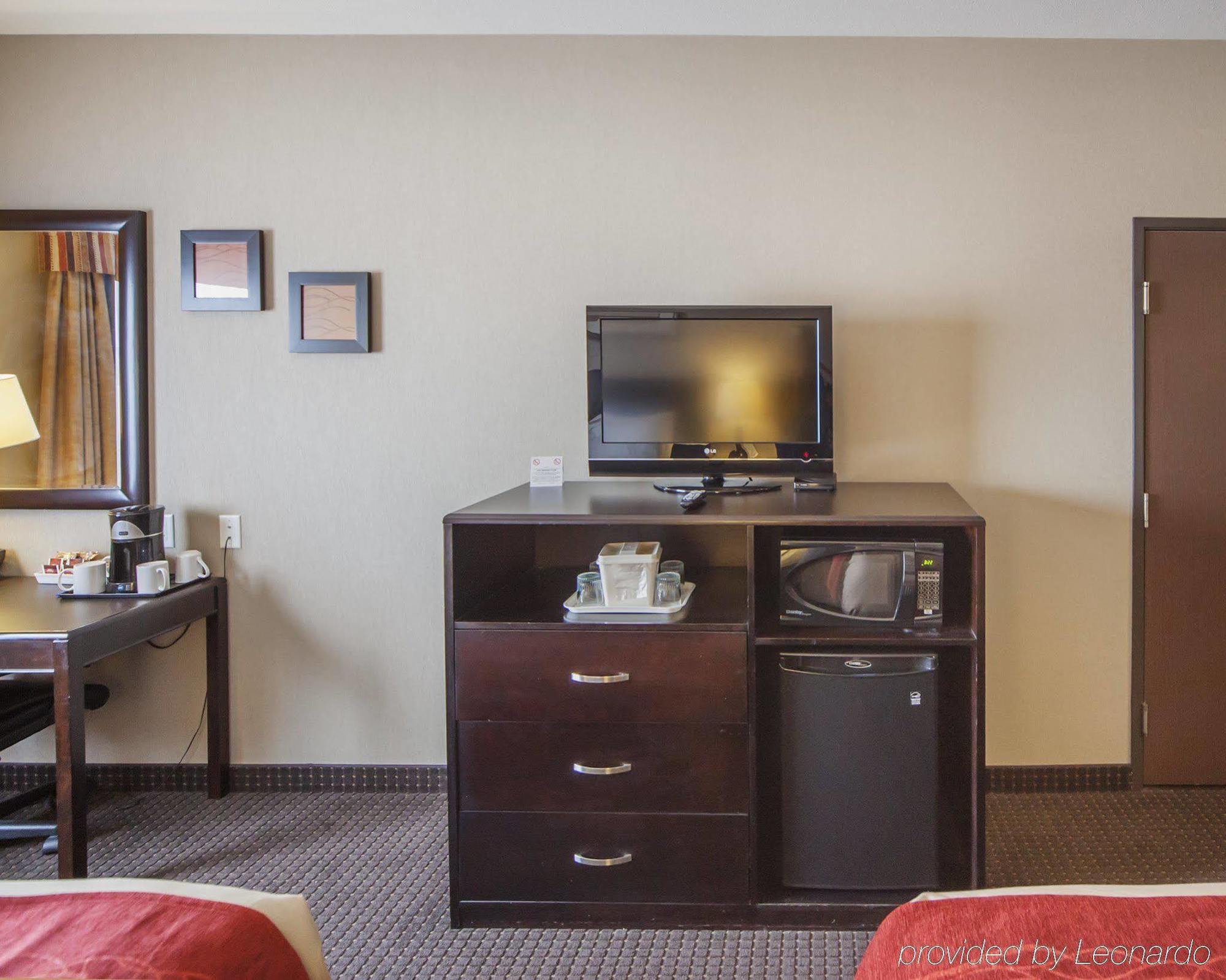 Comfort Inn & Suites Sylvan Lake Extérieur photo