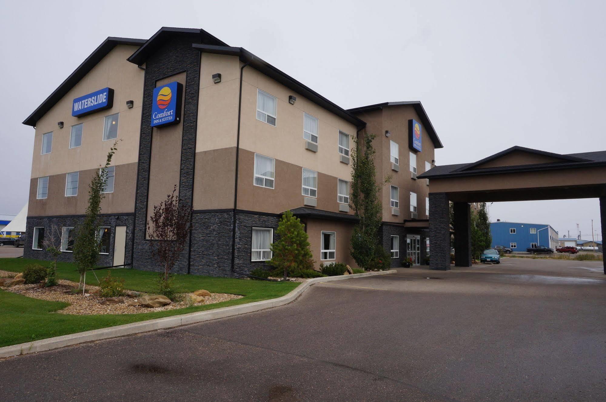 Comfort Inn & Suites Sylvan Lake Extérieur photo