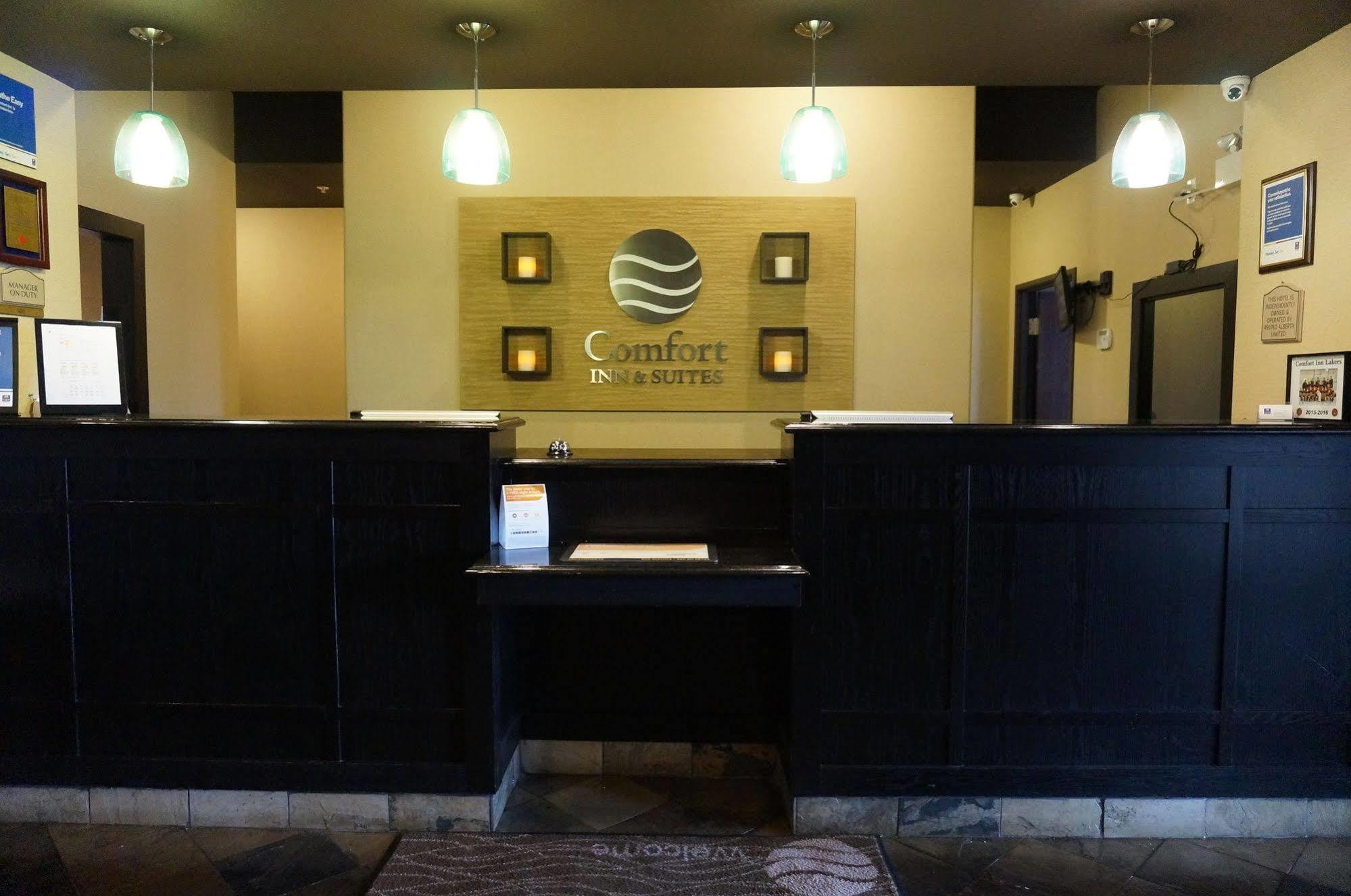 Comfort Inn & Suites Sylvan Lake Extérieur photo