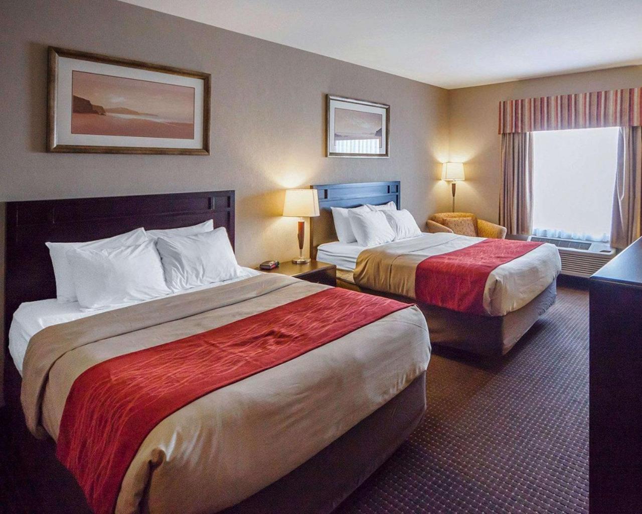 Comfort Inn & Suites Sylvan Lake Extérieur photo