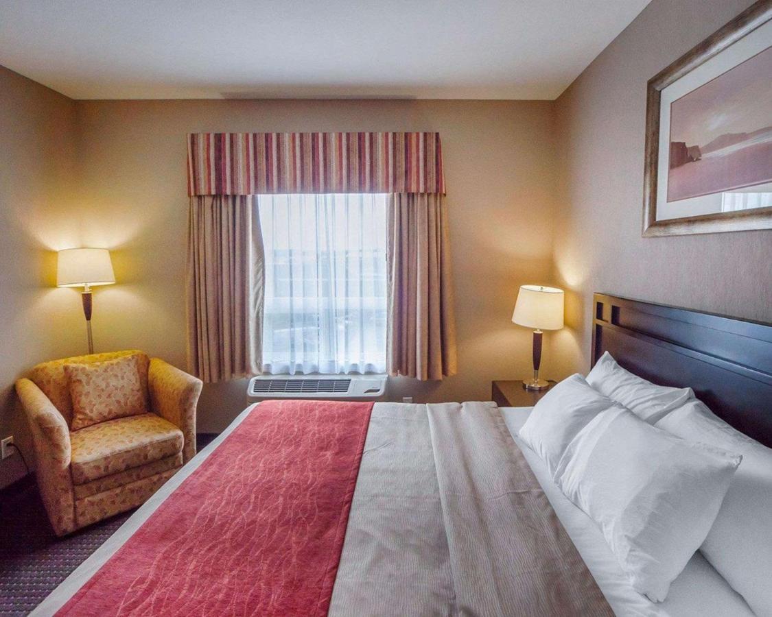 Comfort Inn & Suites Sylvan Lake Extérieur photo