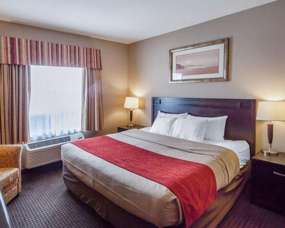Comfort Inn & Suites Sylvan Lake Extérieur photo
