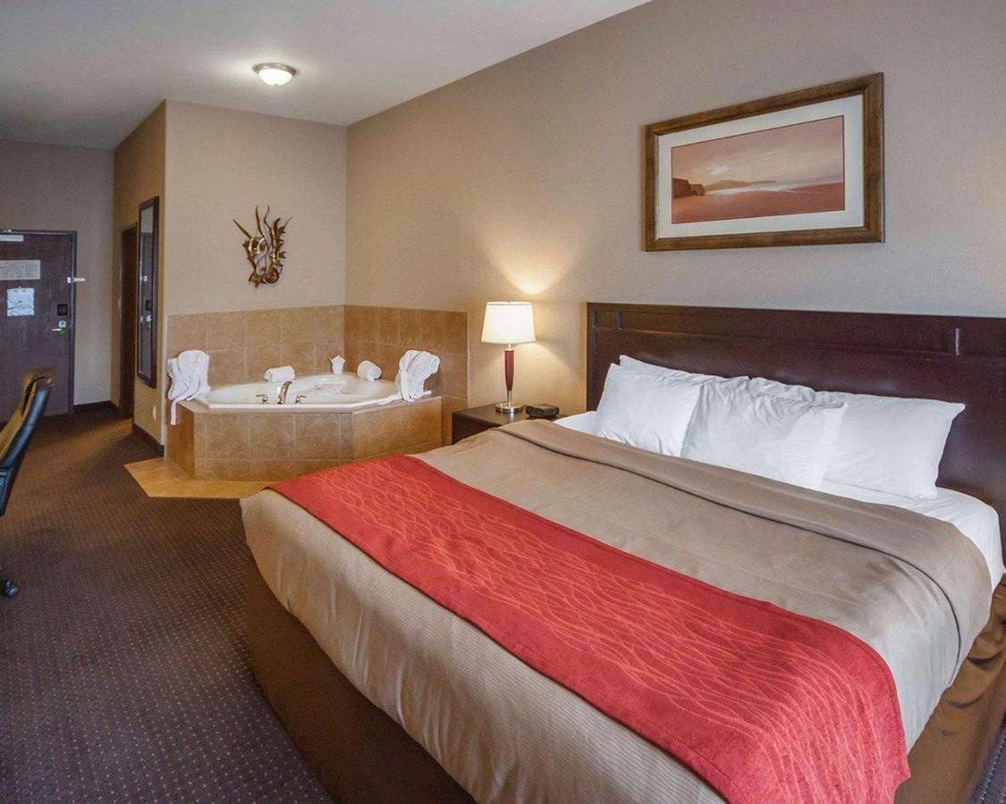 Comfort Inn & Suites Sylvan Lake Extérieur photo